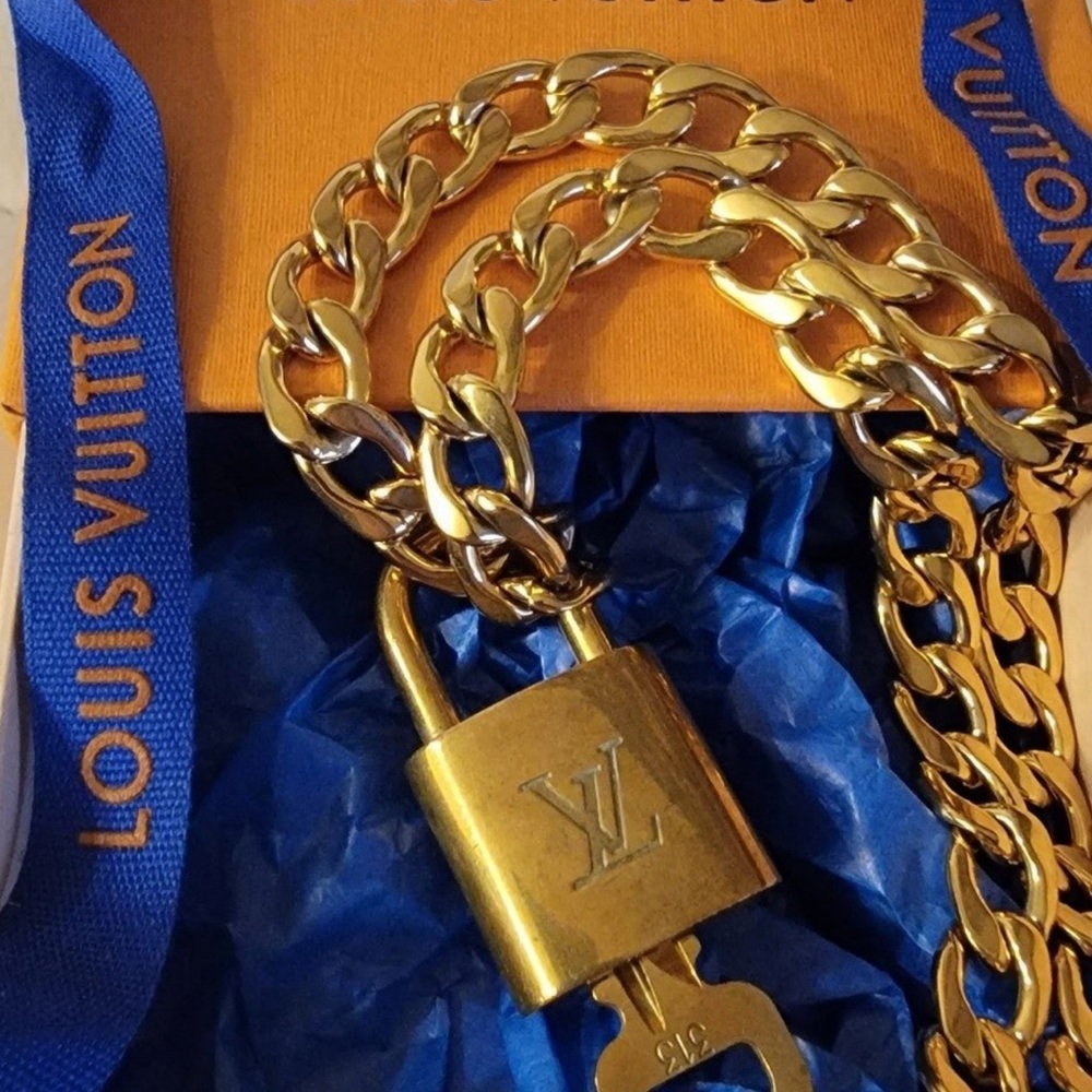 LOUIS VUITTON LOCK & KEY AND CHAIN